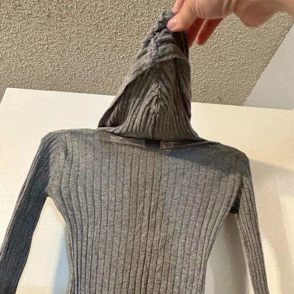 Lilu Gray V-Neck 100% Cotton Comfy Sweater - Picture 4 of 7